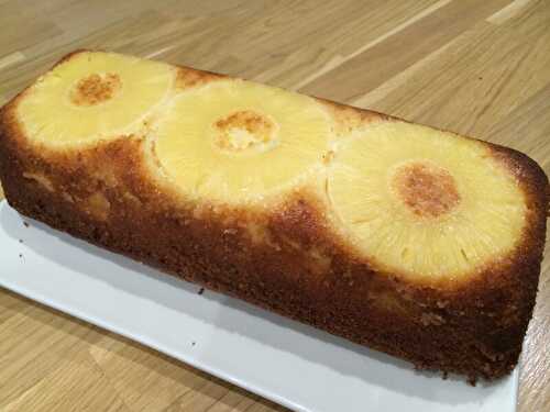 Un gâteau a l'ananas.