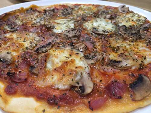 Une pizza maison sans pâte maison.. Mais c'était très bon quand même..