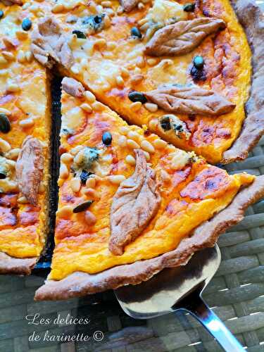 Tarte courge butternut gorgonzola pignons de pin.
