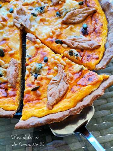 Tarte courge butternut gorgonzola pignons de pin.