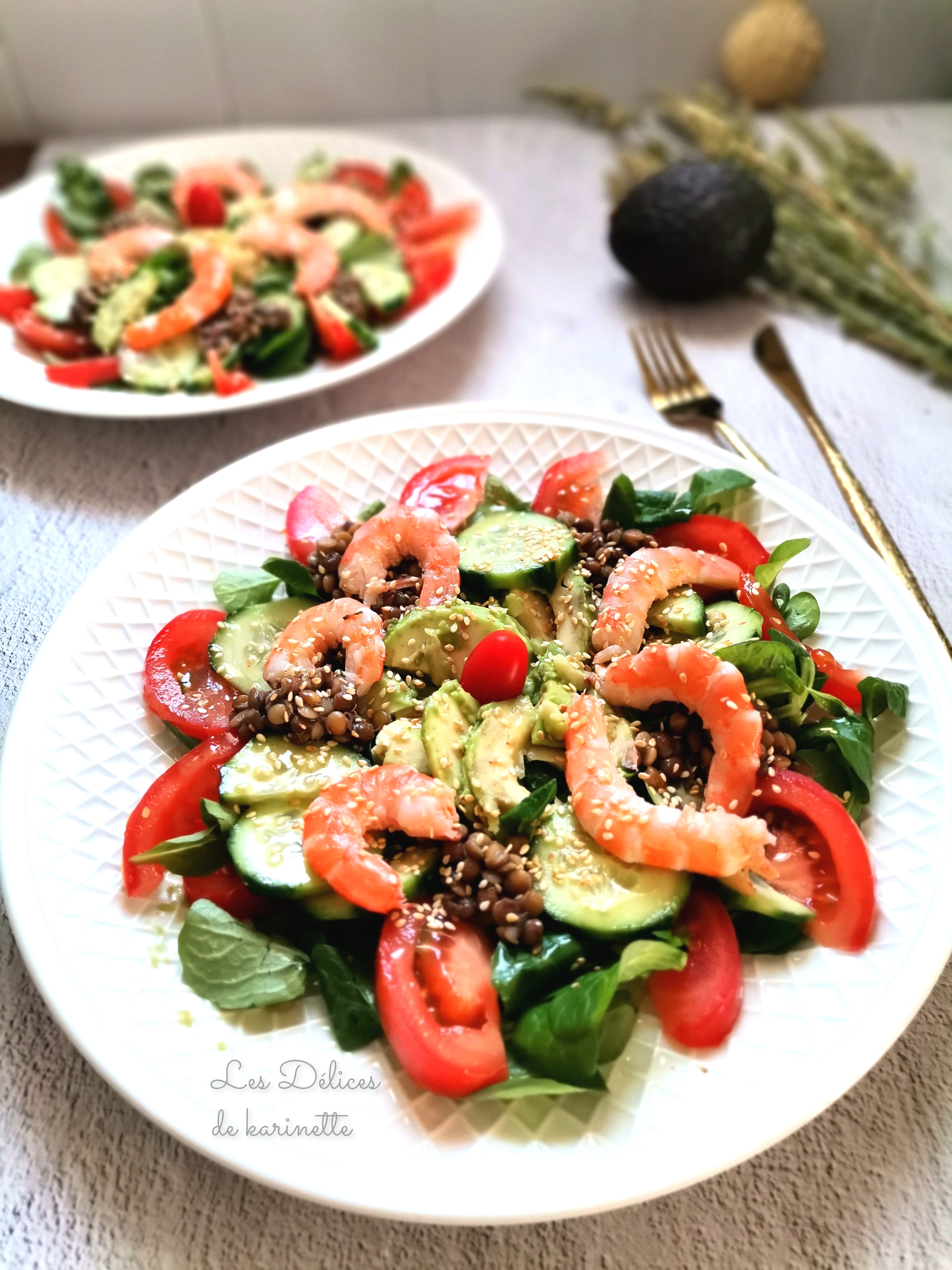 Salade repas aux crevettes sauce sesame