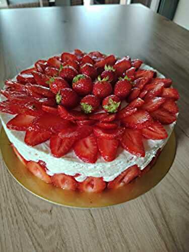 Comme un fraisier express et sans cuisson