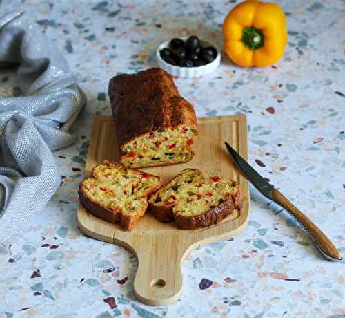 Cake salé aux poivrons et olives noires