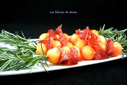 Brochette de melon et bresaola au romarin