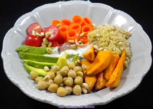 Buddha bowl végétarien, sauce au sésame