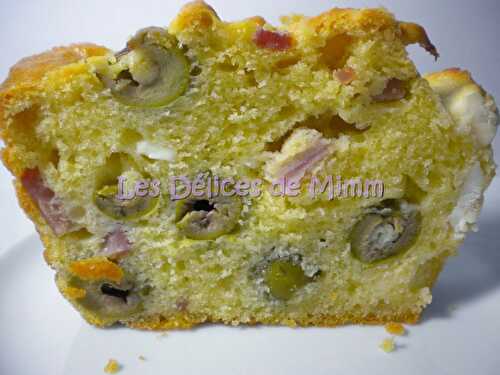 Cake aux olives, jambon et feta