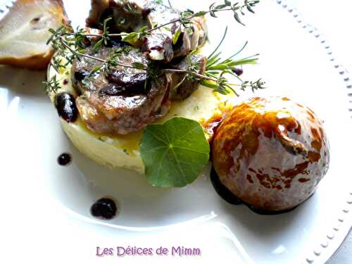 Côtes d’agneau au Sorcières, purée de panais et poires caramélisées au romarin