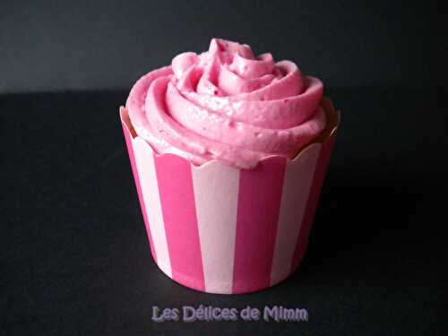Cupcakes à la fraise bonbon pour Octobre Rose