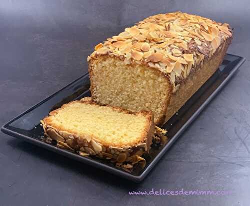 Délicieux cake à la pâte d'amandes