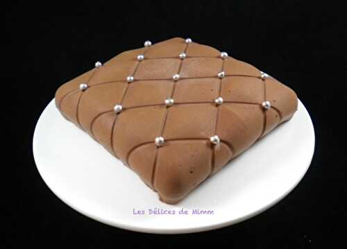 Entremets Coussin matelassé (mousse au chocolat et brownie aux noisettes)