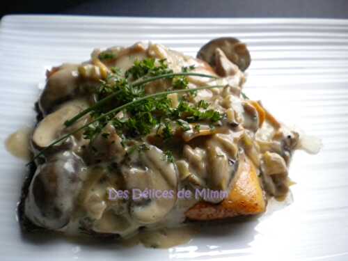 Filet d’omble chevalier, sauce aux champignons des bois et purée de topinambours