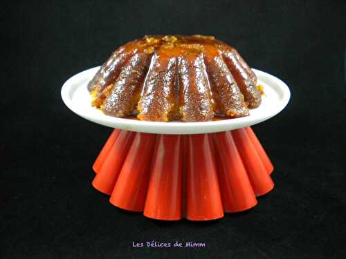 Gâteau de semoule au caramel et aux raisins secs