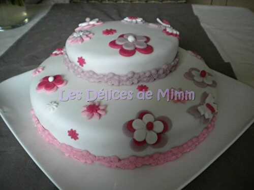 Gâteau fleuri (pâte à sucre) - Les Délices de Mimm