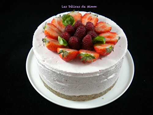 Gâteau nuage glacé aux fraises - Les Délices de Mimm
