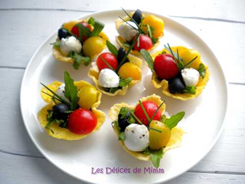 Mini salade caprese en bouchée apéritive