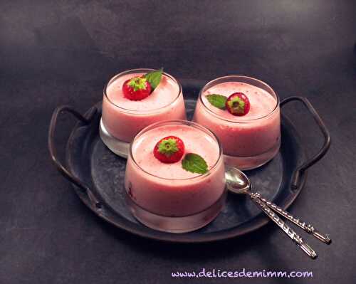 Mousse légère aux fraises et à la menthe