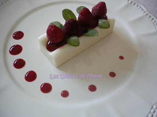 Panna cotta vanille, framboises et menthe