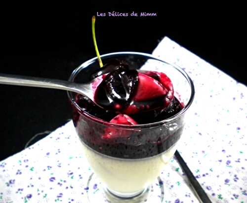 Panna cotta vanillée aux cerises