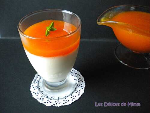 Panna cotta vanillée et son coulis d’abricots