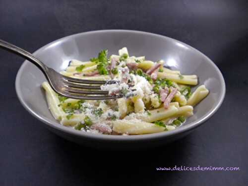 Pâtes au jambon et sauce crémeuse au parmesan