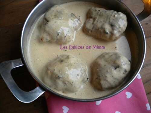 Paupiettes de poulet, sauce crème au fromage ail et fines herbes