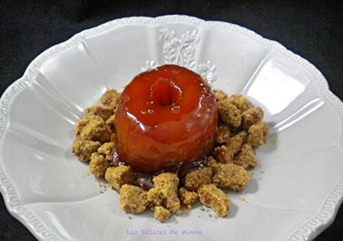 Pomme confite au cidre sur un streusel aux noisettes