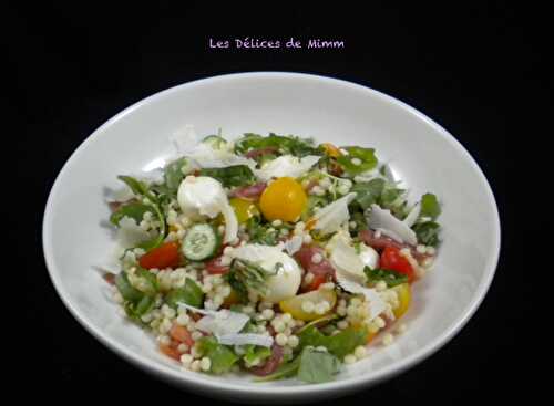 Salade de couscous perlé à la mozzarella et au thon fumé