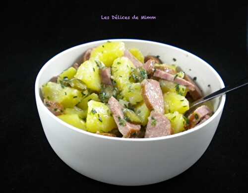 Salade tiède (ou froide) de pommes de terre à la saucisse de Morteau
