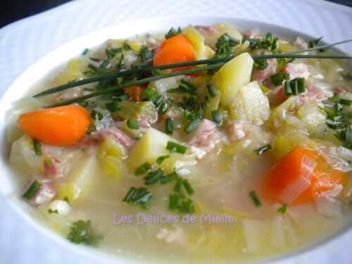 Soupe paysanne aux poireaux et aux lardons