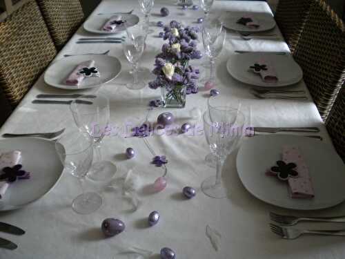 Une table pour Pâques en mauve et blanc