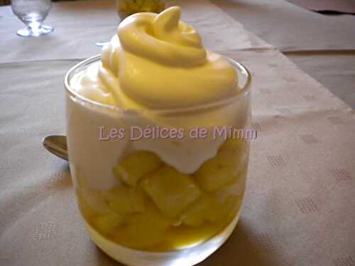 Verrine d'ananas au coulis de fruits de la passion et espuma Pina Colada