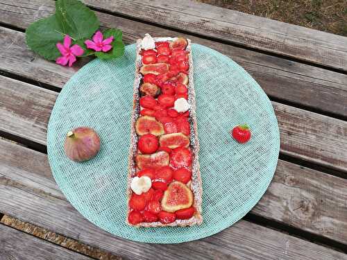 Tarte aux fraises, figues et tonka