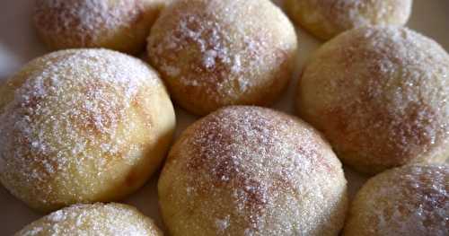 Beignets farçis à la confiture et à la pâte à tartiner, cuisson au four