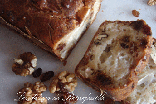 Cake chévre-raisins-noix