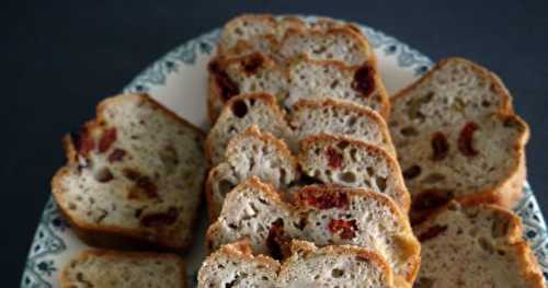 Cake salé aux tomates séchées et aux olives