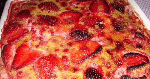 Clafoutis fraises-groseilles au quinoa