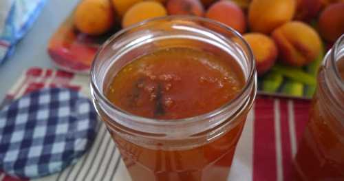 Confiture d'abricots à la vanille et aux amandes