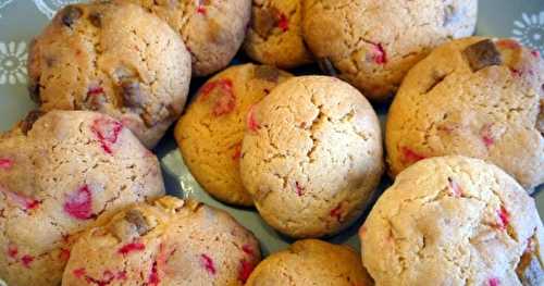 Cookies au chocolat blanc et aux pralines roses