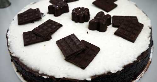 Gâteau au chocolat, crème de coco  