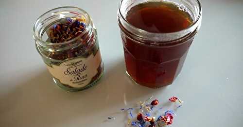 Gelée de thé aux fruits rouges et aux fleurs