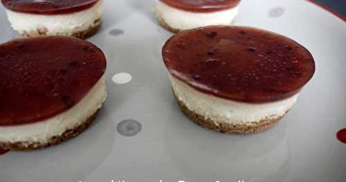 Petits gâteaux vanille fruits rouges façon cheesecake