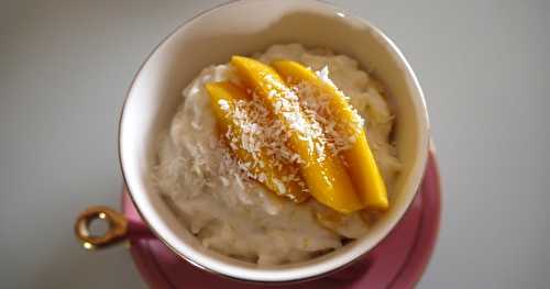 Riz au lait de coco, mangue, coco râpée