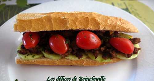 Sandwich végé aux protéines de soja aigre-douce