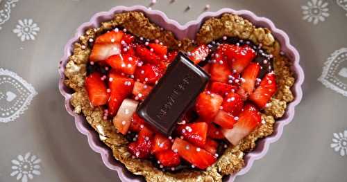 Tartelettes aux  fraises, chocolat piment, pâte aux flocons d'avoine