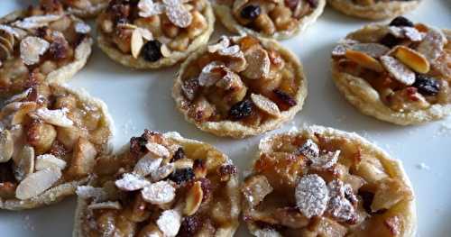 Tartelettes aux pommes, fruits secs et cannelle