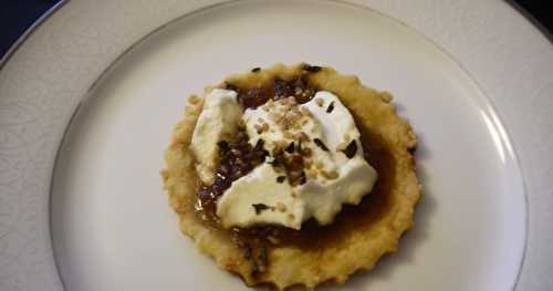 Tartelettes fines au chévre et confit d'oignons (sans gluten)