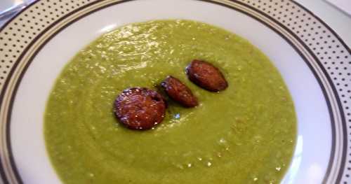 Velouté de petits pois aux chorizo