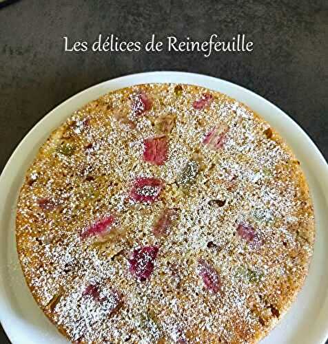 Gâteau renversé à la rhubarbe 