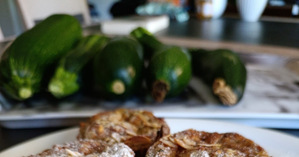 Muffins aux courgettes, raisins secs et amandes