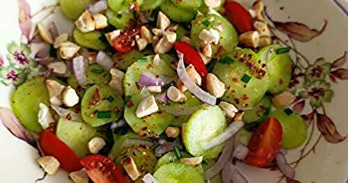 Salade de concombre et noix de cajou